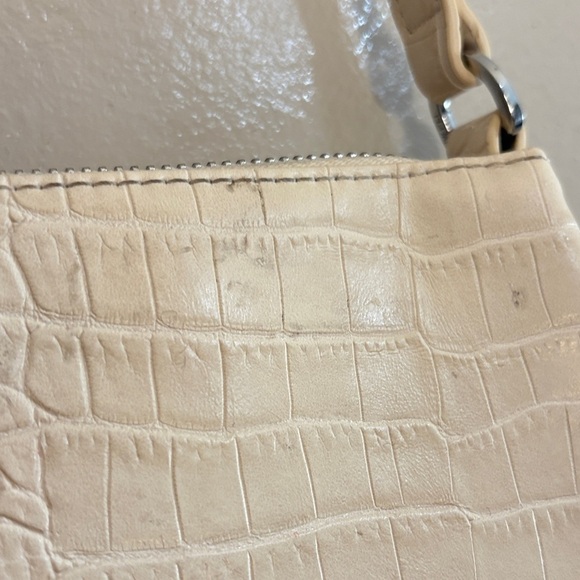 JW PEI Ivory Croc-Embossed ‘EVA’ Baguette Shoulder Bag - Picture 14 of 16